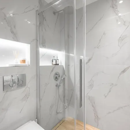 The Localment 1' From The White Tower Apartment Thessaloniki