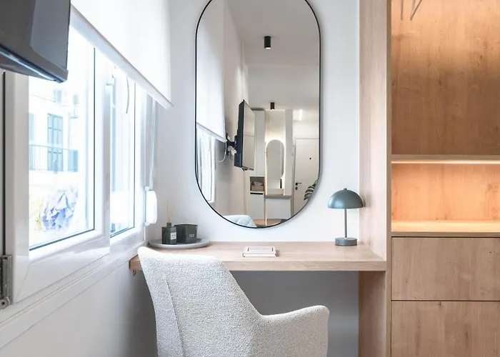 The Localment 1' From The White Tower Apartament